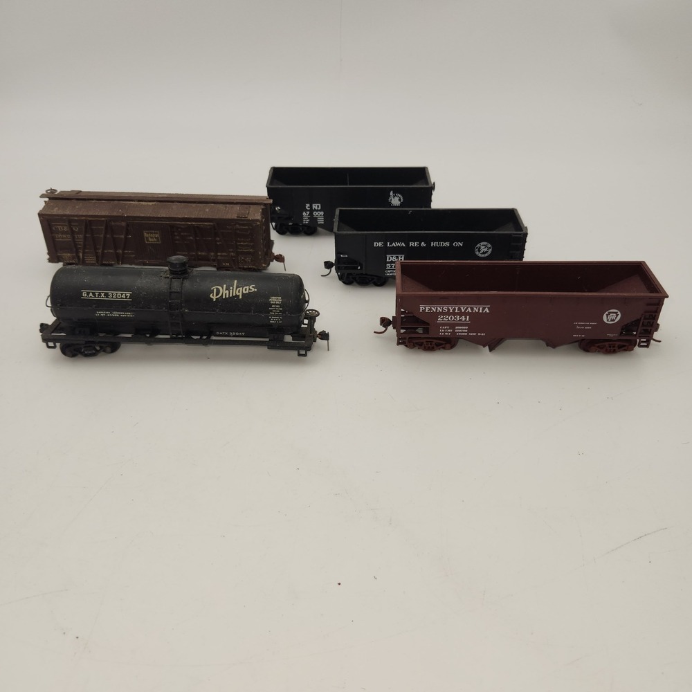 Vintage HO Scale Model Train Rolling Stock 5 Lot Pennsylvania Burlington Philgas